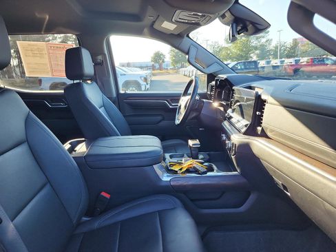 Certified 2024 GMC Sierra 1500 SLT w/ SLT Premium Package image 9