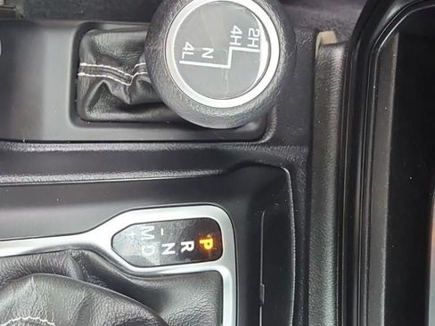 Used 2020 Jeep Gladiator Overland w/ LED Lighting Group AWD/4WD image 43