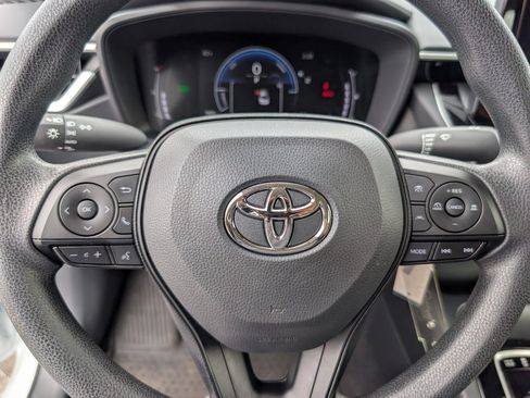 Used 2026 Toyota Corolla LE FWD image 18