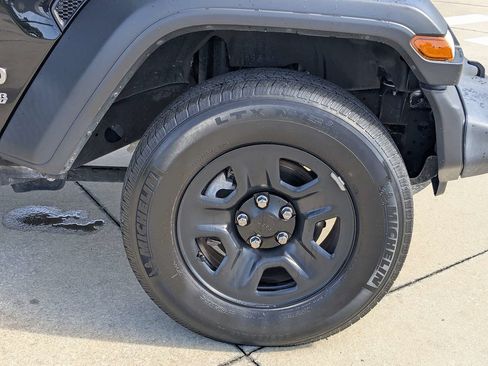 Used 2020 Jeep Wrangler Sport AWD/4WD image 11