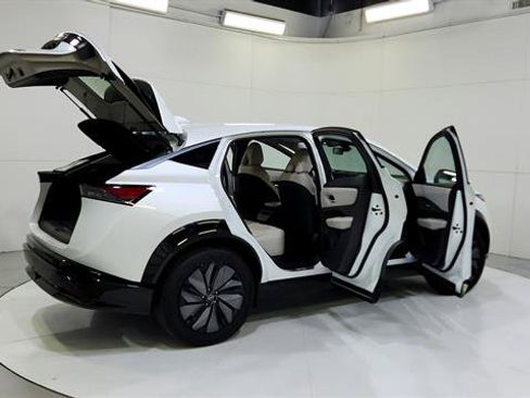 Certified 2024 Nissan Ariya AWD image 32