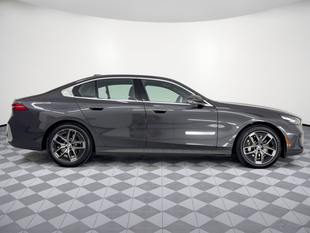 Certified 2026 BMW 530i RWD image 8