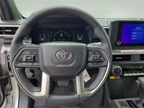 New 2026 Toyota 4Runner SR5 AWD/4WD image 16