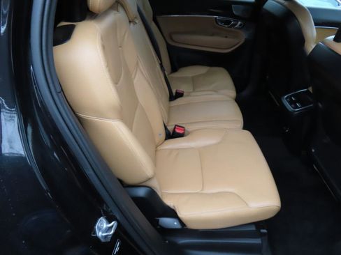 Used 2018 Volvo XC90 T6 Momentum w/ Convenience Package image 15
