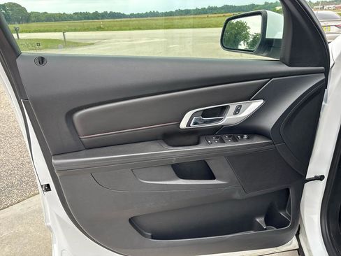 Used 2017 GMC Terrain SLE FWD image 20