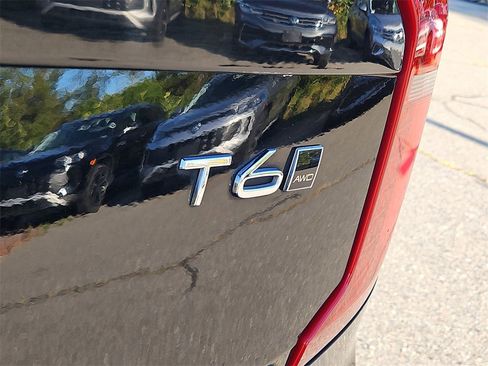 Used 2022 Volvo XC90 T6 Inscription w/ Advanced Package image 12