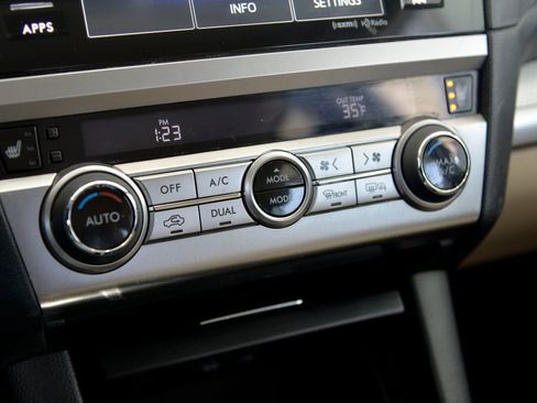 Used 2017 Subaru Outback 2.5i Premium image 24