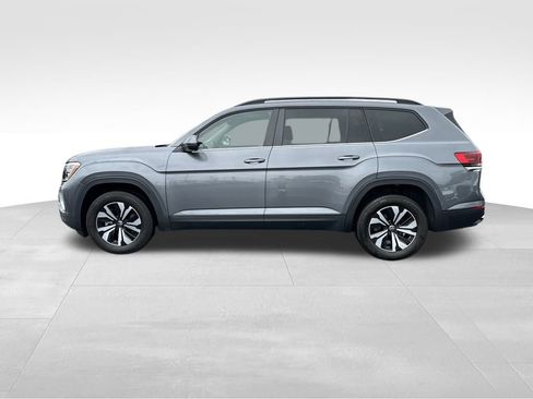 Used 2024 Volkswagen Atlas SE image 4