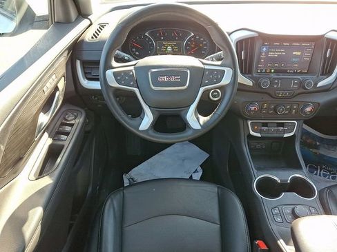 Used 2024 GMC Terrain SLT image 16