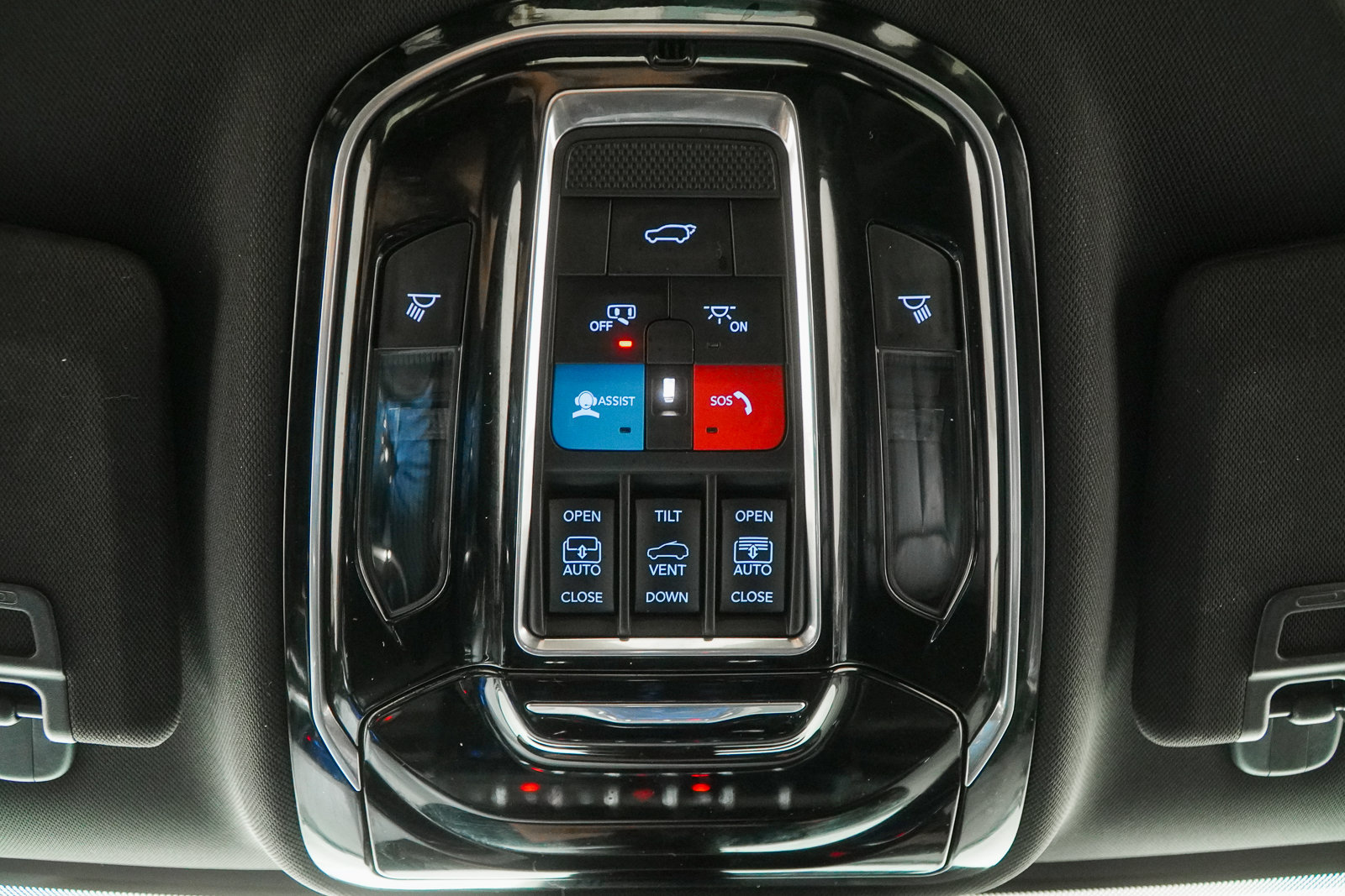 Used 2022 Jeep Grand Cherokee Overland AWD/4WD image 24