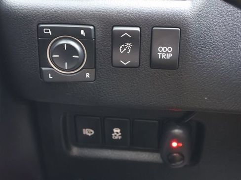Used 2014 Lexus GX 460 w/ Premium Package AWD/4WD image 16
