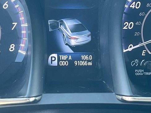 Used 2015 Toyota Avalon XLE FWD image 16