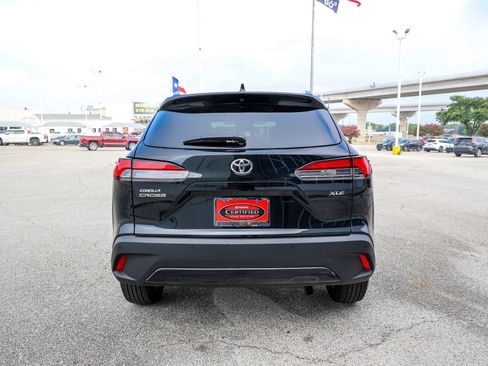 Certified 2026 Toyota Corolla Cross XLE w/ Convenience Package FWD image 8