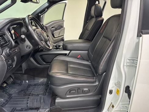 Used 2020 Nissan Titan PRO-4X w/ Pro-4x Convenience Package AWD/4WD image 16