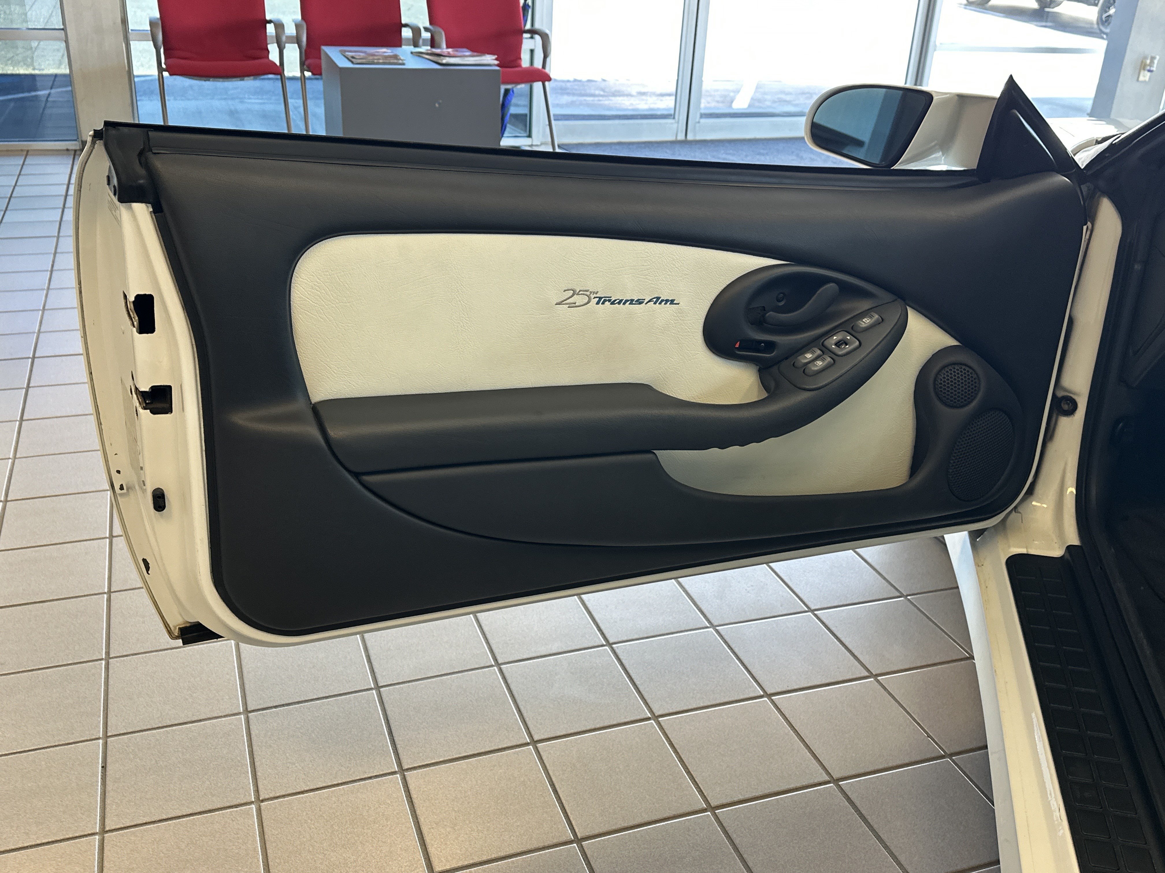 Used 1994 Pontiac Firebird Trans Am RWD image 10