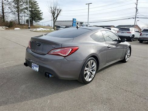 Used 2013 Hyundai Genesis 2.0T image 4