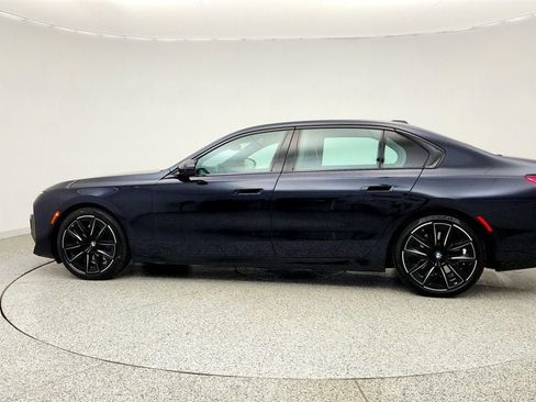 Used 2023 BMW 740i w/ Parking Assistance Package RWD image 16