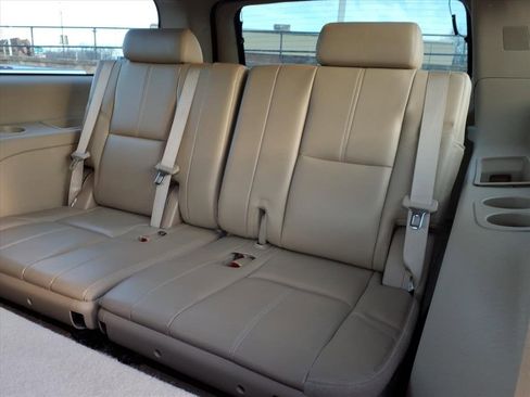 Used 2013 GMC Yukon XL SLT w/ SLT-2 Equipment Package image 8