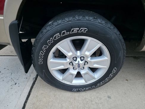 Used 2013 Ford F150 Lariat w/ Mid Equipment Group image 26