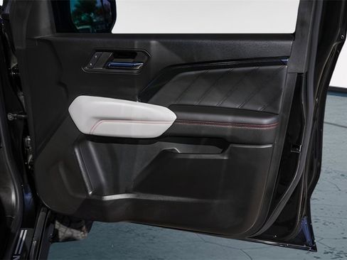 Used 2023 GMC Canyon AT4X w/ Edition 1 image 32