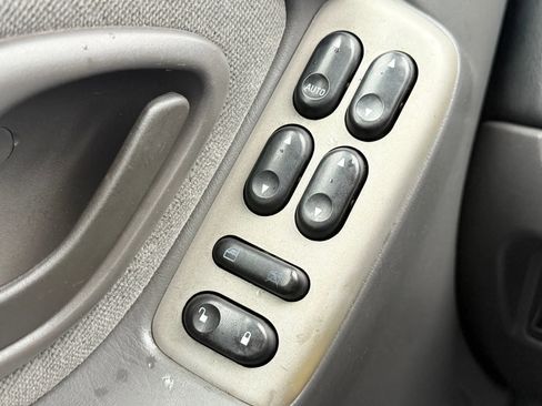 Used 2004 MAZDA Tribute LX w/ Luxury Pkg image 23