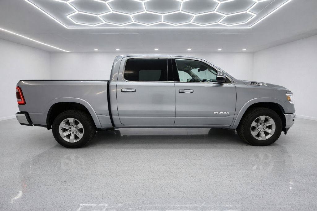 Used 2022 RAM 1500 Laramie AWD/4WD image 2