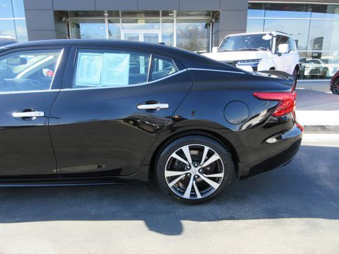 Used 2016 Nissan Maxima Platinum image 4
