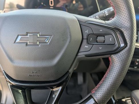 Used 2025 Chevrolet Trax RS w/ Sunroof Package FWD image 14