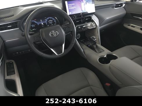 Used 2024 Toyota Venza Limited AWD/4WD image 14