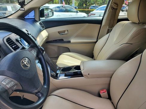 Used 2010 Toyota Venza image 12