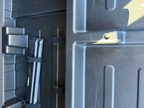 Used 2023 Chevrolet Suburban Premier image 36