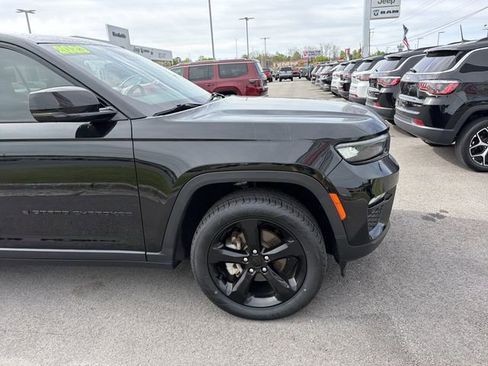 Used 2023 Jeep Grand Cherokee Limited w/ Black Appearance Package RWD image 4