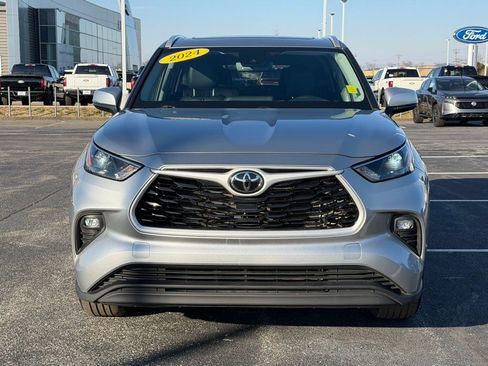 Used 2024 Toyota Highlander XLE image 10