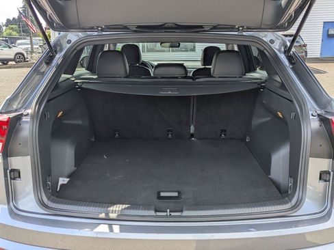 Used 2022 Volkswagen Atlas Cross Sport SE AWD/4WD image 28