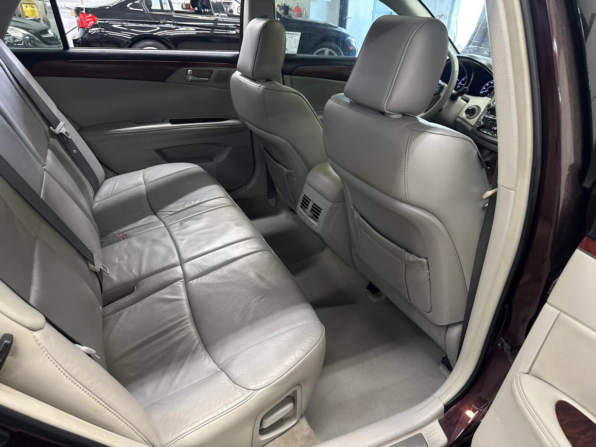 Used 2012 Toyota Avalon FWD image 22