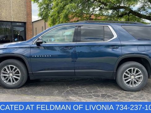 Used 2023 Chevrolet Traverse LT FWD image 5