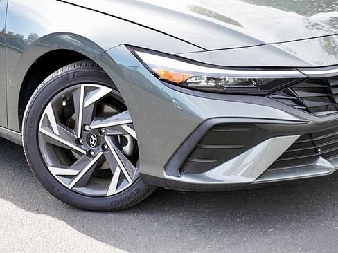 Used 2025 Hyundai Elantra Sport w/ Cargo Package FWD image 4