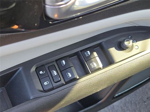 Used 2025 Jeep Compass Limited AWD/4WD image 23
