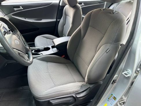 Used 2012 Hyundai Sonata GLS FWD image 9