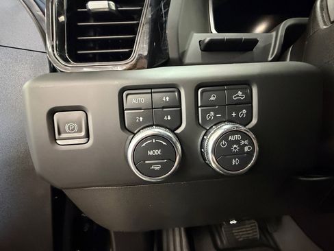 Used 2023 GMC Sierra 1500 AT4 w/ Technology Package image 25