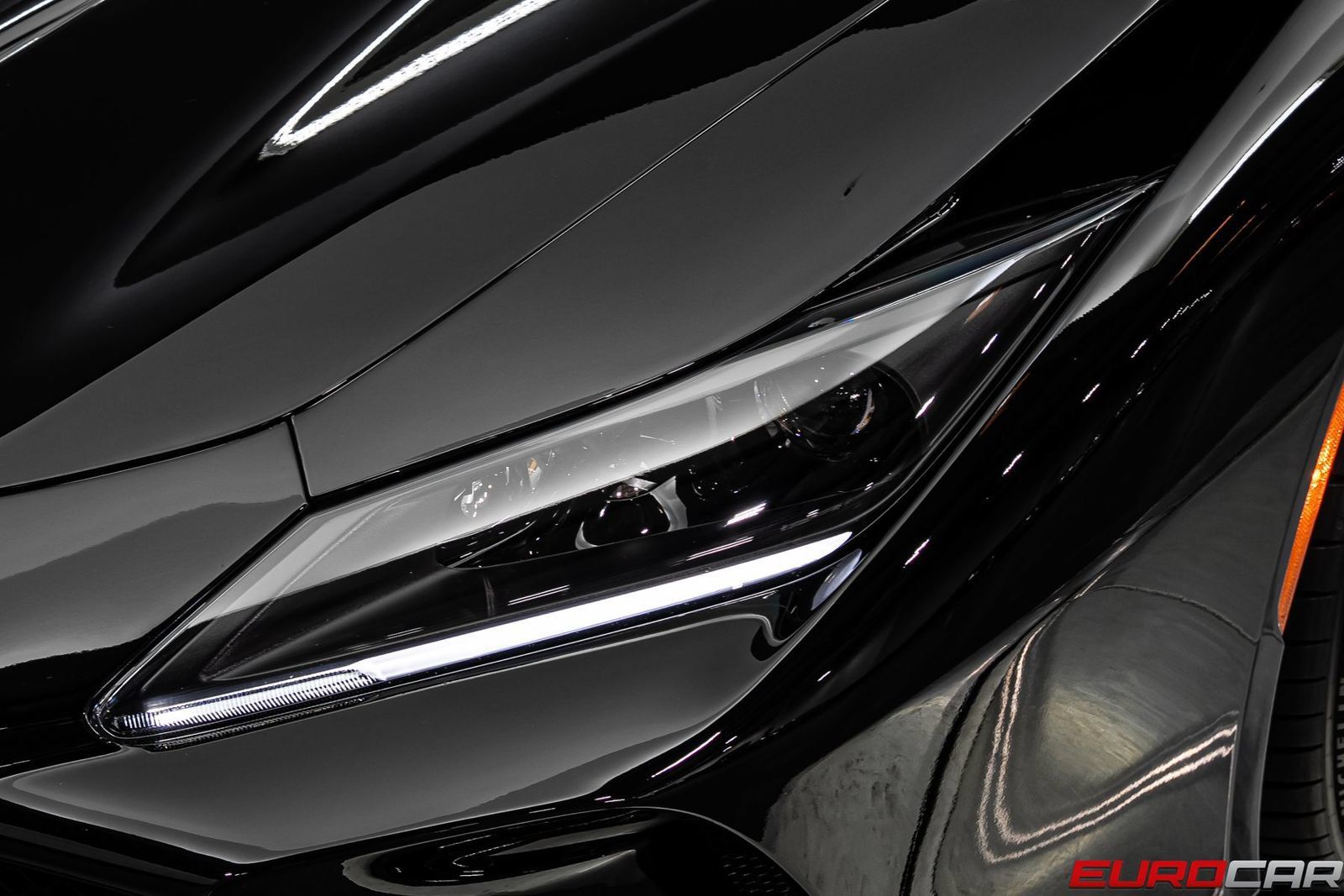 Used 2021 Ferrari F8 Tributo RWD image 13