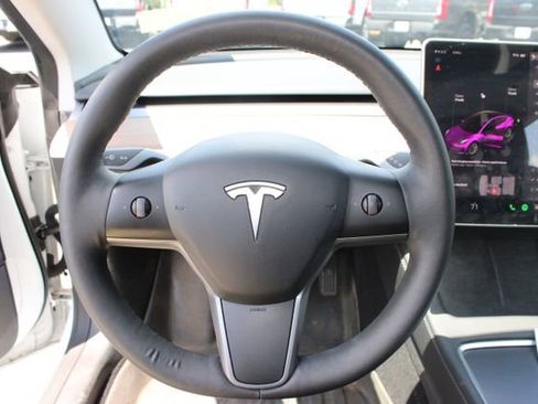 Used 2023 Tesla Model 3 Standard Range RWD image 4