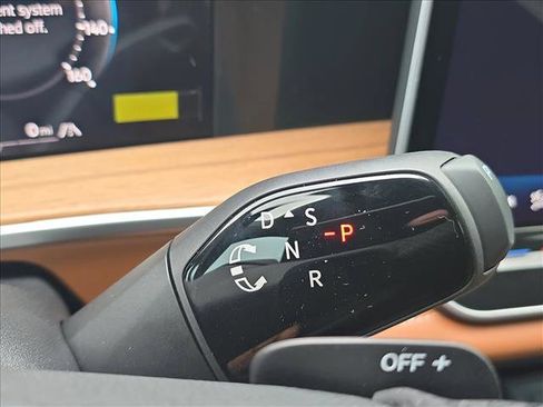 New 2026 Volkswagen Tiguan SEL R-Line image 16