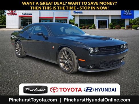 Used 2022 Dodge Challenger R/T Scat Pack RWD image 1