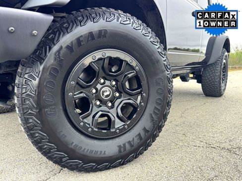 Used 2024 Ford Bronco Wildtrak image 2