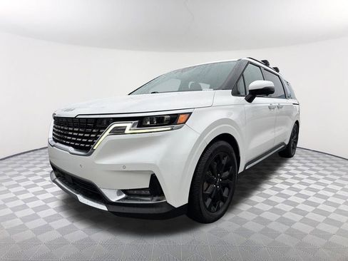 Used 2022 Kia Carnival SX Prestige image 1