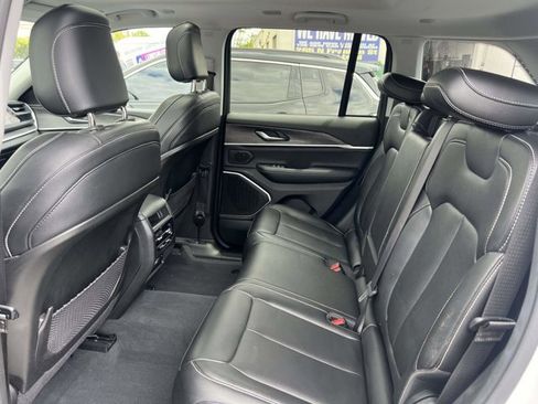 Used 2023 Jeep Grand Cherokee 4WD 4xe image 10