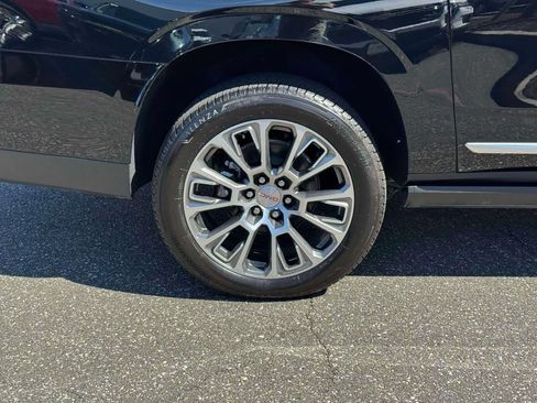 Used 2026 GMC Yukon XL Denali w/ Sun & Power Step Package AWD/4WD image 10