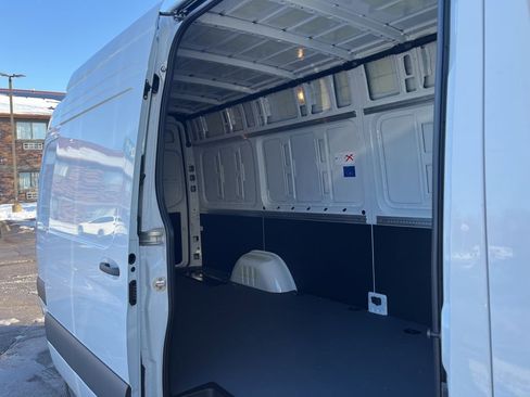 Used 2026 Mercedes-Benz Sprinter 2500 image 10