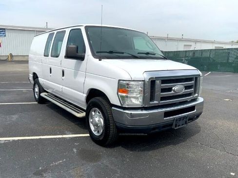 Used 2014 Ford E-250 and Econoline 250 w/ Power Group image 4